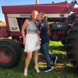 Meet your Posher, Cera